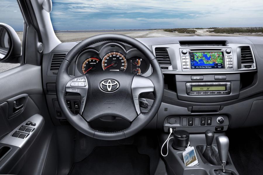  Toyota Hilux 2012 года  (фото 5 из 38)